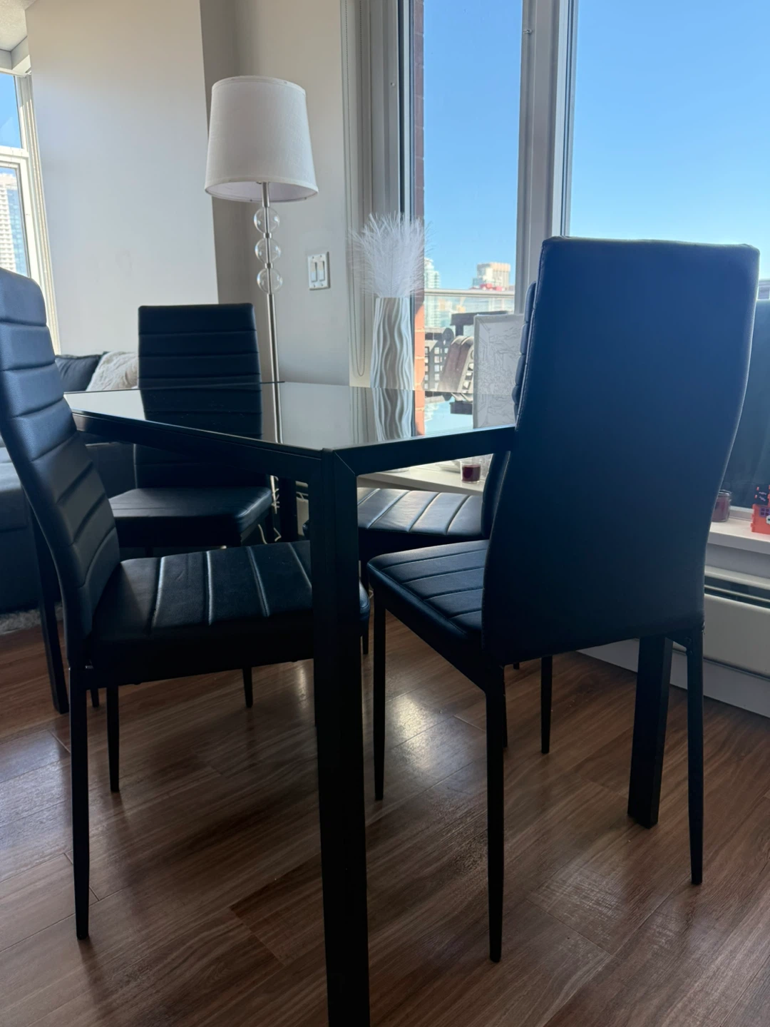 Modern FDW dining table with 4 matching chairs - photo 2