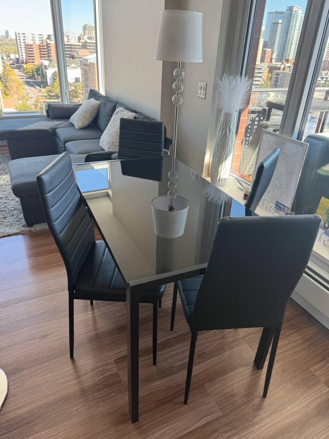 Modern FDW dining table with 4 matching chairs - photo 4