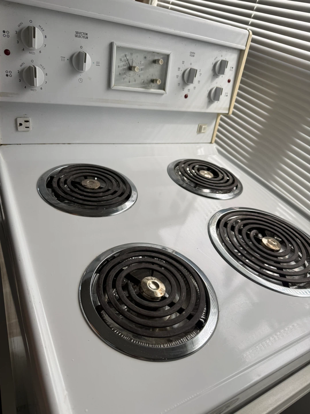 Fridge/ stove/ washer / dryer package - photo 2