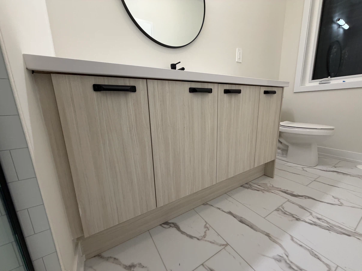 Brand new washroom vanity with Delta faucet and sink - photo 4