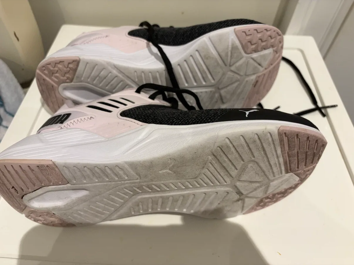 Puma sneakers black and light pink