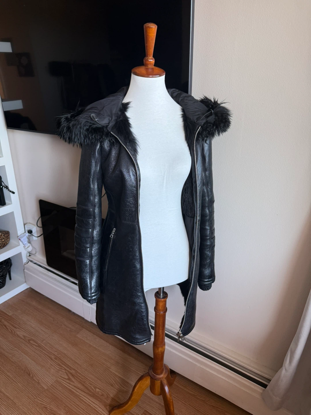 Prada Authentic Black Hooded alpaca and ship Fur Trim Coat - photo 3