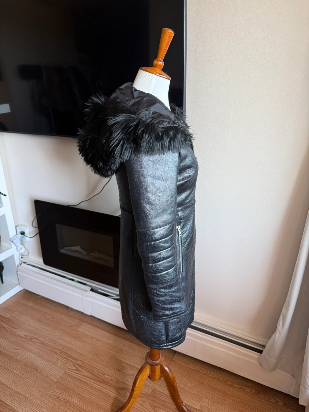 Prada Authentic Black Hooded alpaca and ship Fur Trim Coat - photo 5