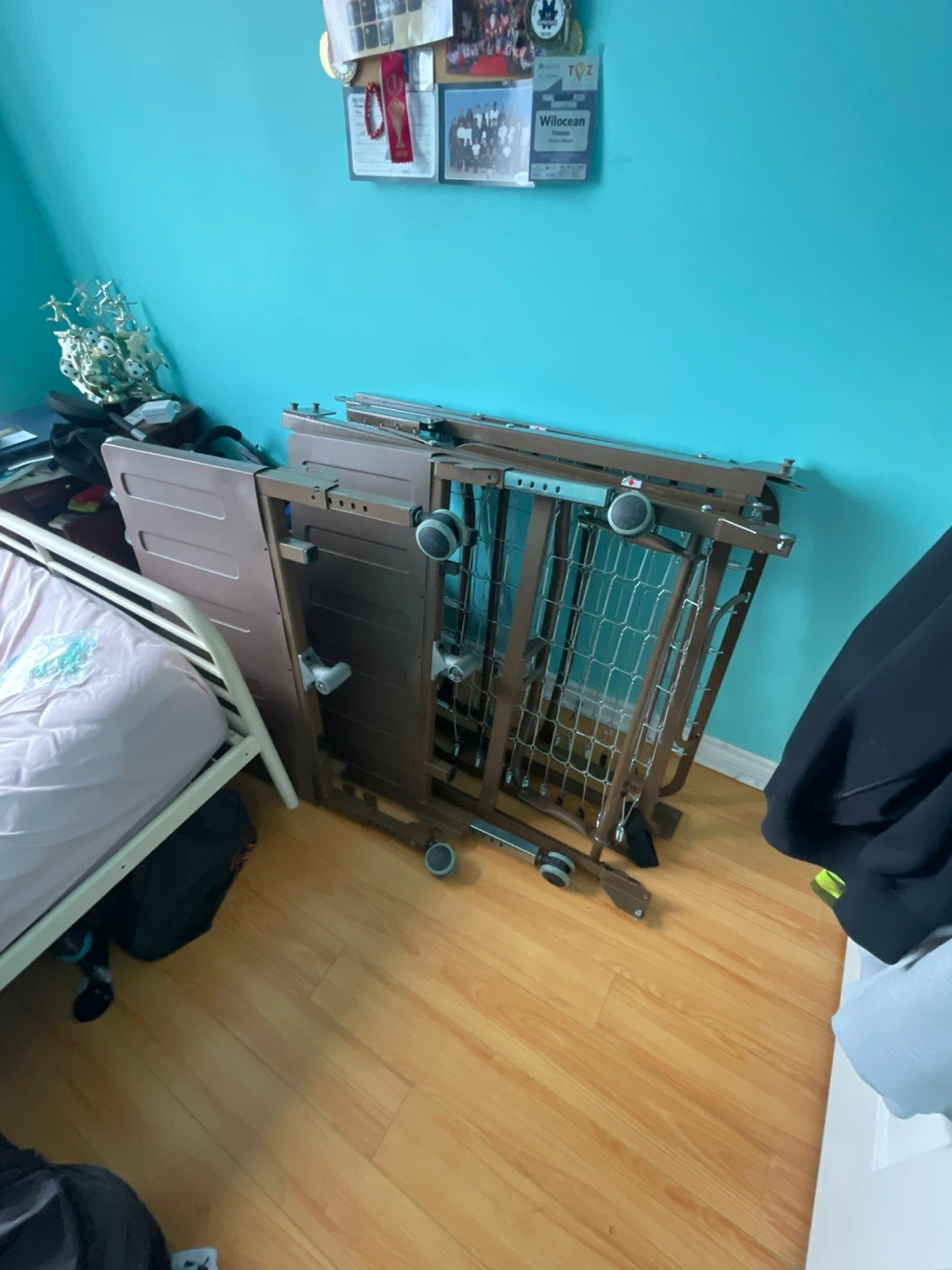 Hospital bed delivery and setup - photo 4