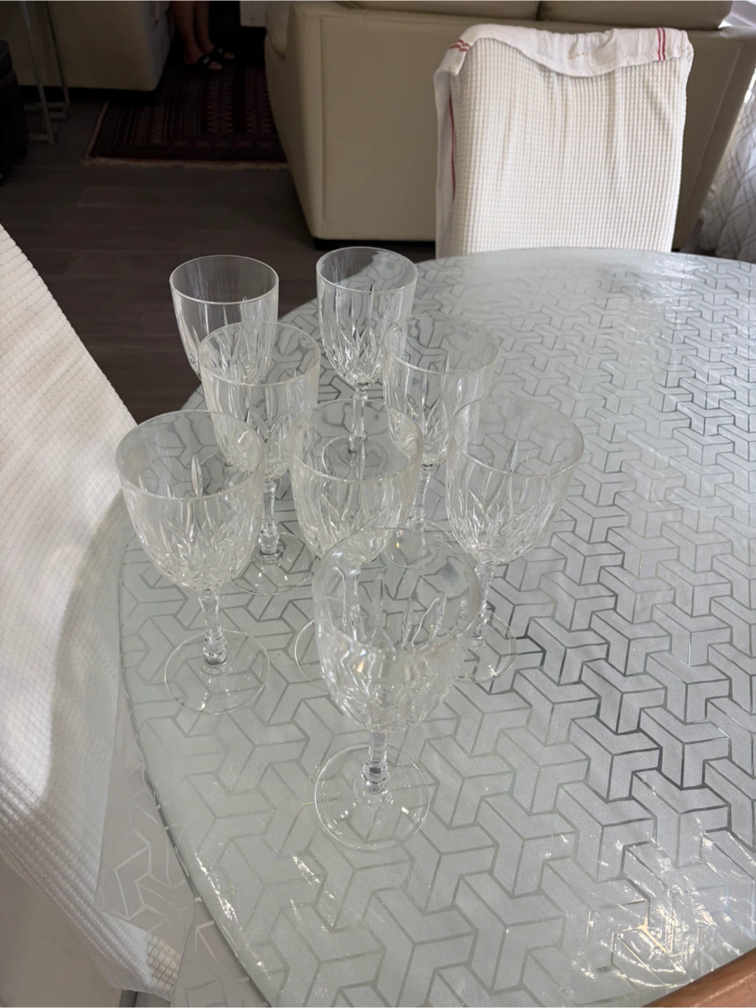 Set of 8 Crystal Wine Glasses