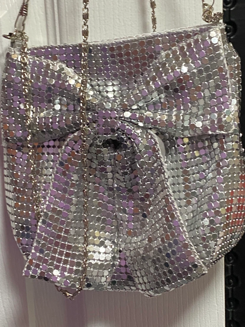 Silver sequin bow crossbody bag - photo 4