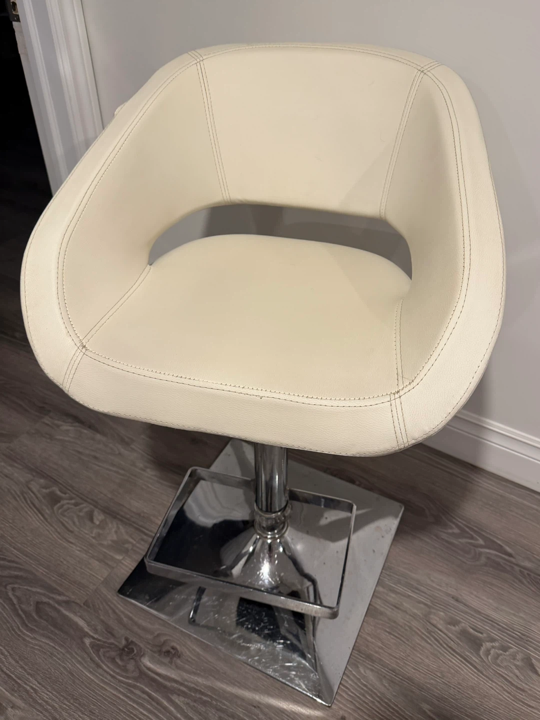 Cream Swivel Bar Stool - photo 3