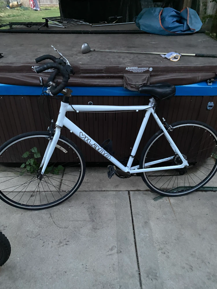 Vilano Road Bike - White