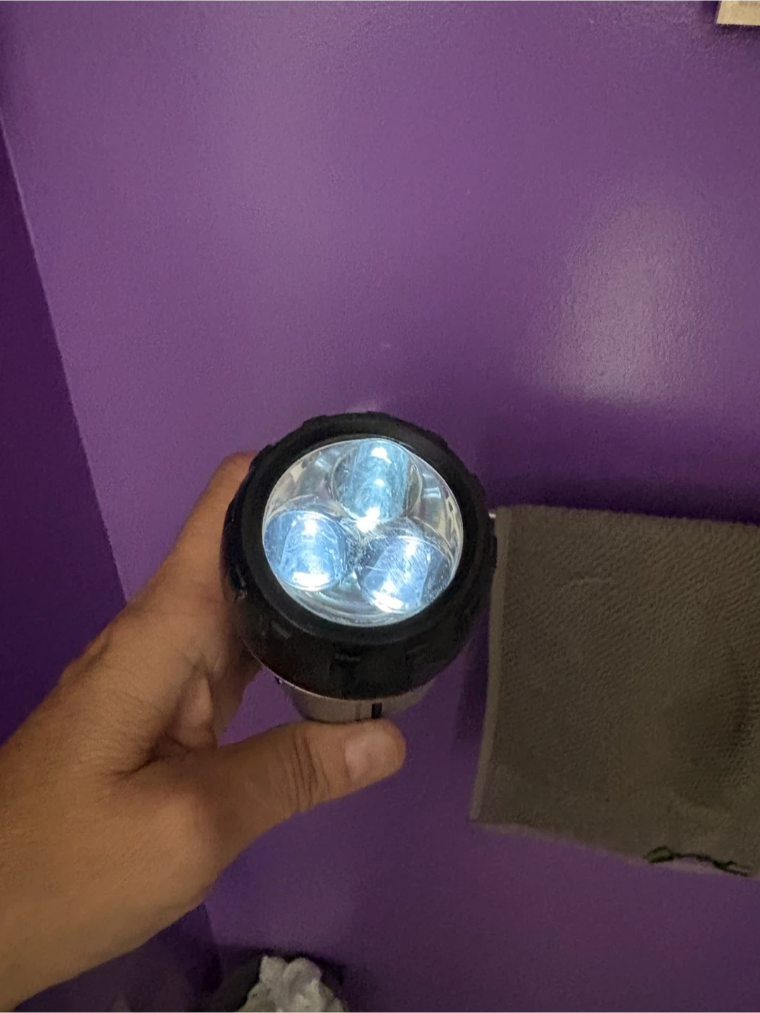 Emergency 4 in 1 Battery Free Flashlight  $5 firm - photo 3