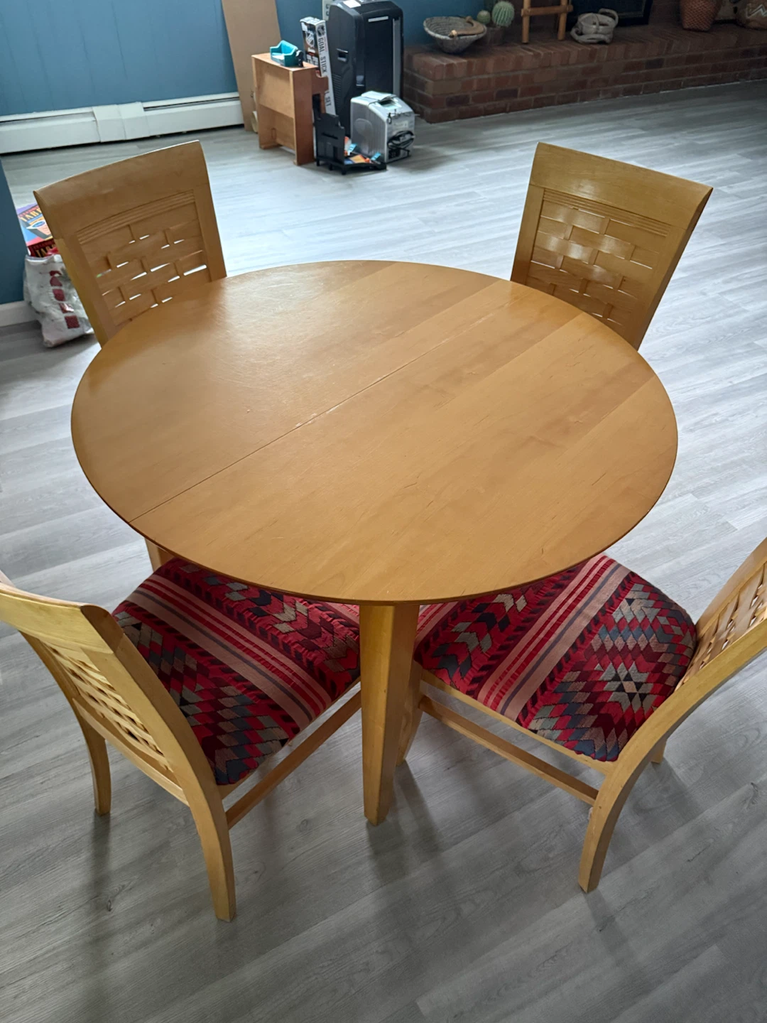 Round Wooden Dining Table with 4 Chairs with extension