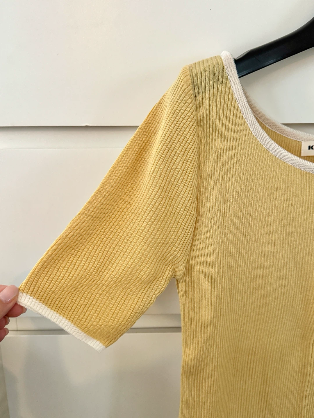 [Brand New] Yellow Ribbed Knit Top - photo 2