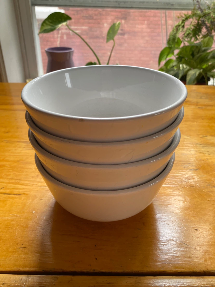 White ceramic bowls (4)