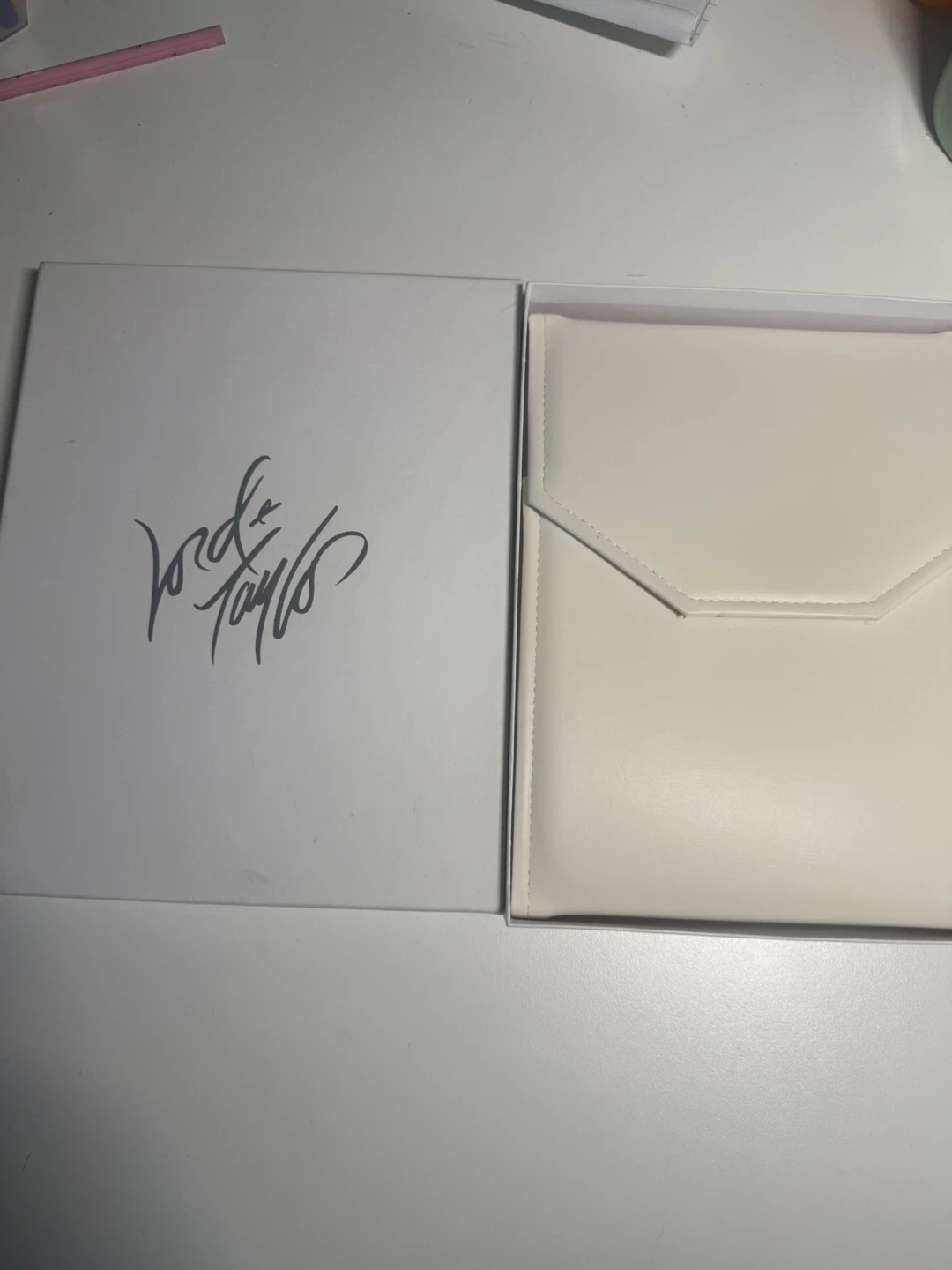 Lord & Taylor Pearl Necklace with case and box - photo 3