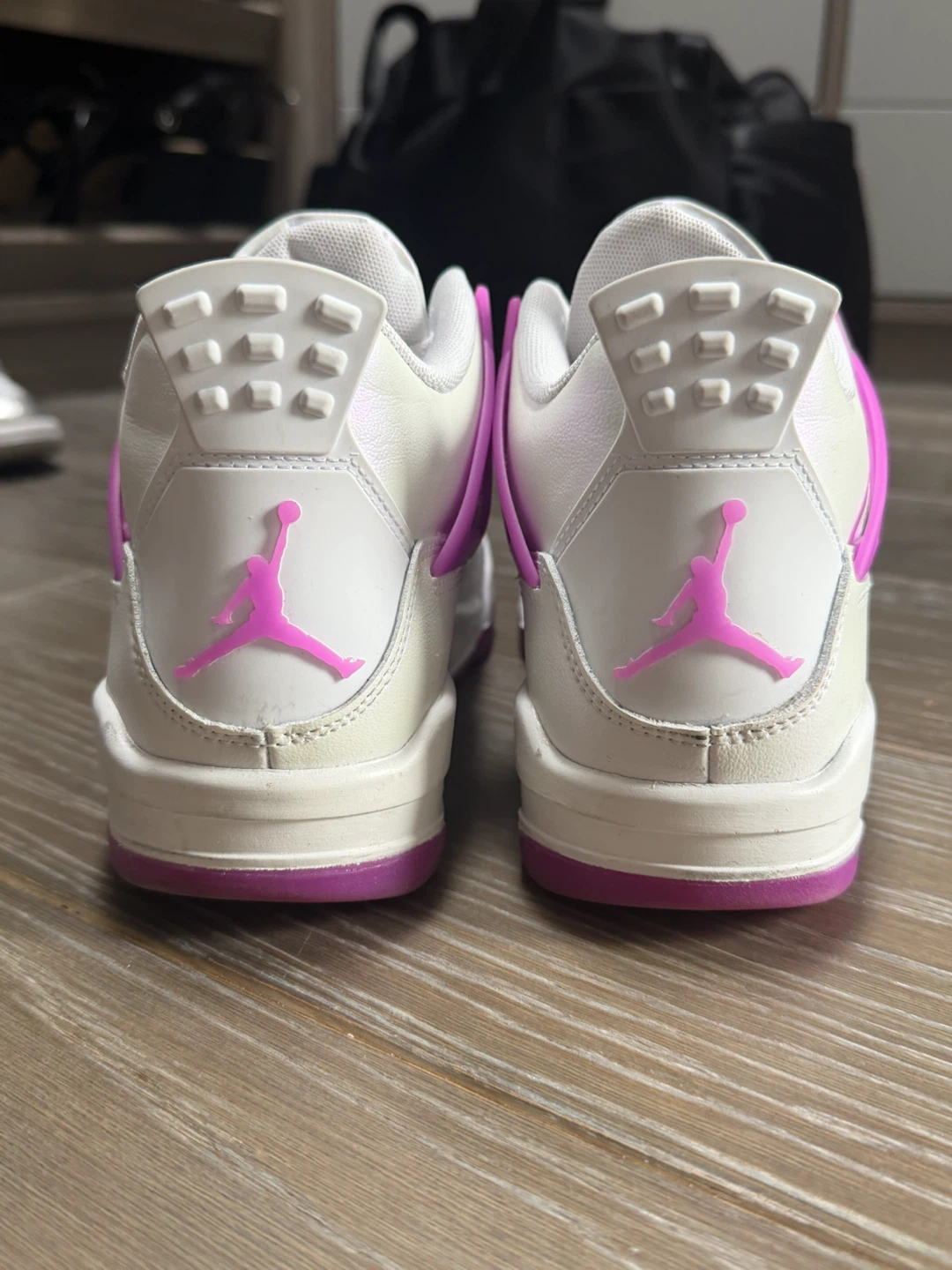 Air Jordan 4 Retro White/Pink – Size 6Y - photo 3