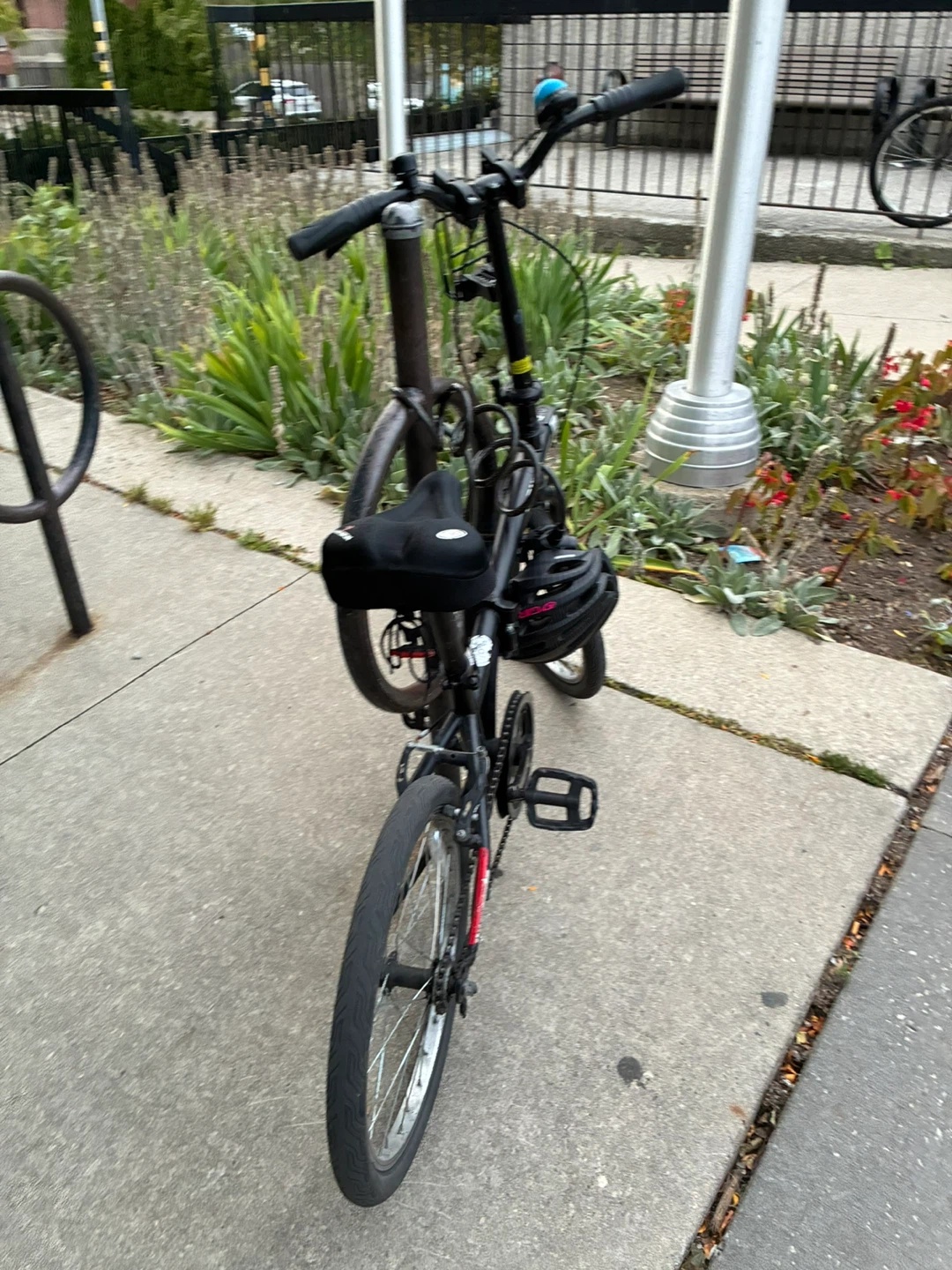 B'Twin Folding Bike - photo 2