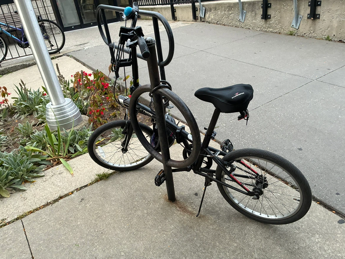 B'Twin Folding Bike - photo 3