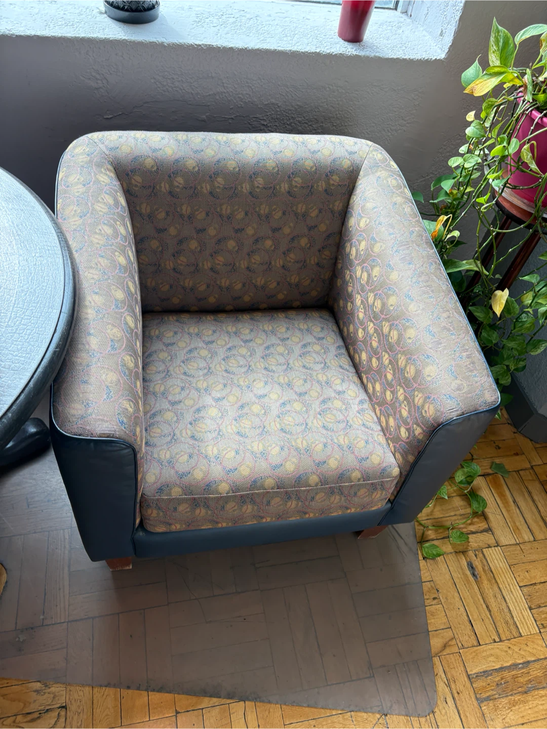 Upholstered accent armchair - photo 2