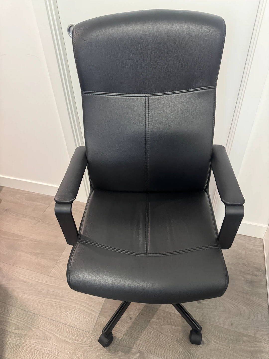 Black Office Chair - photo 2