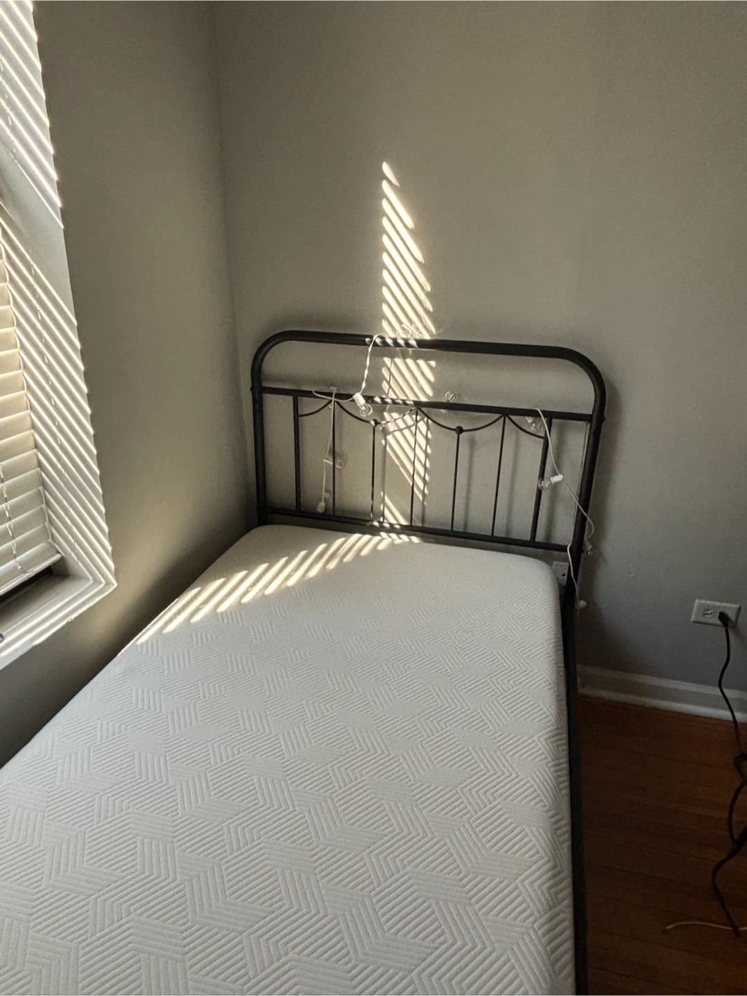 Twin xl Metal Bed Frame - photo 2