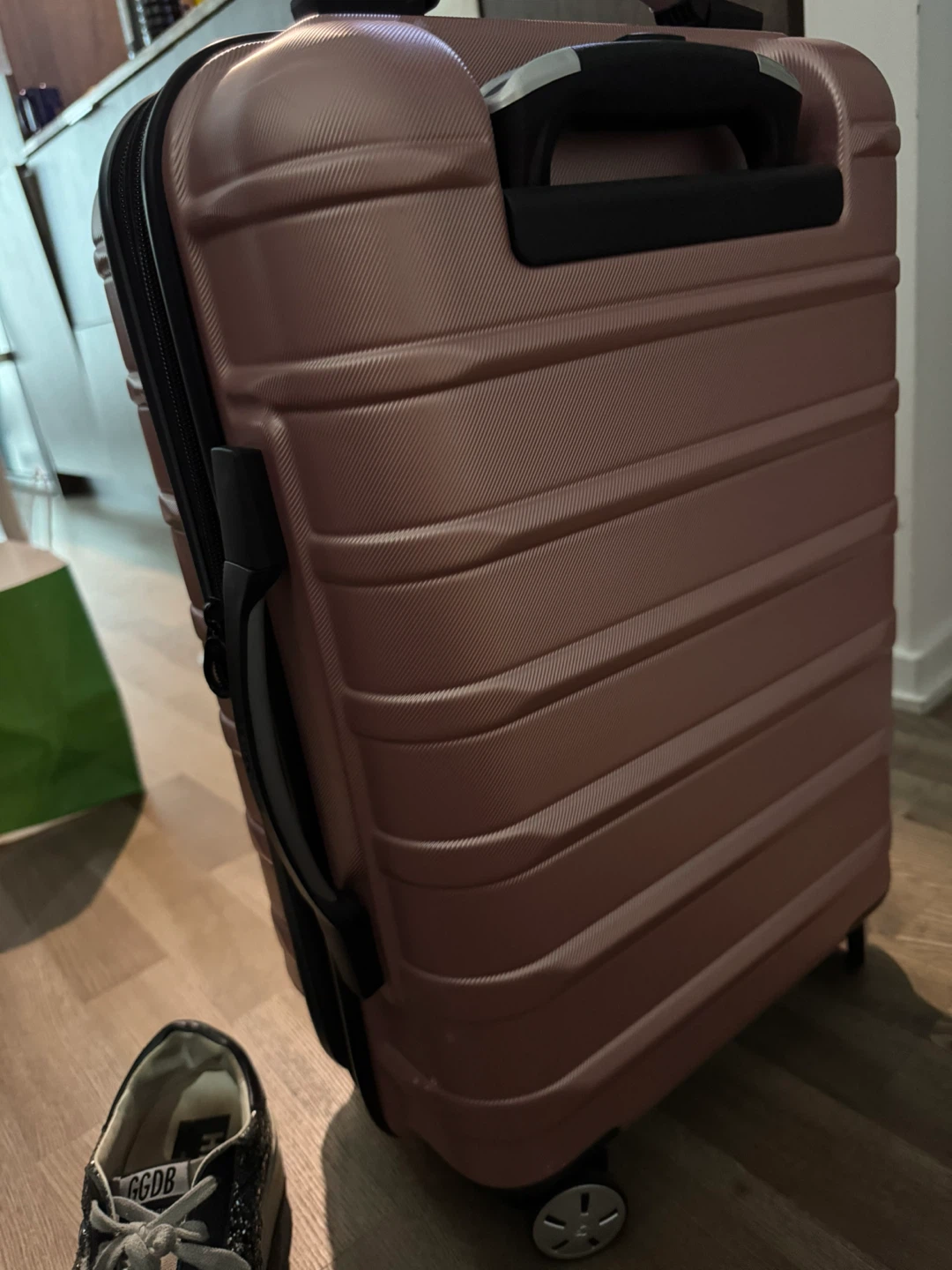 Samsonite 20“ RoseGold Hardside Spinner Luggage - photo 4