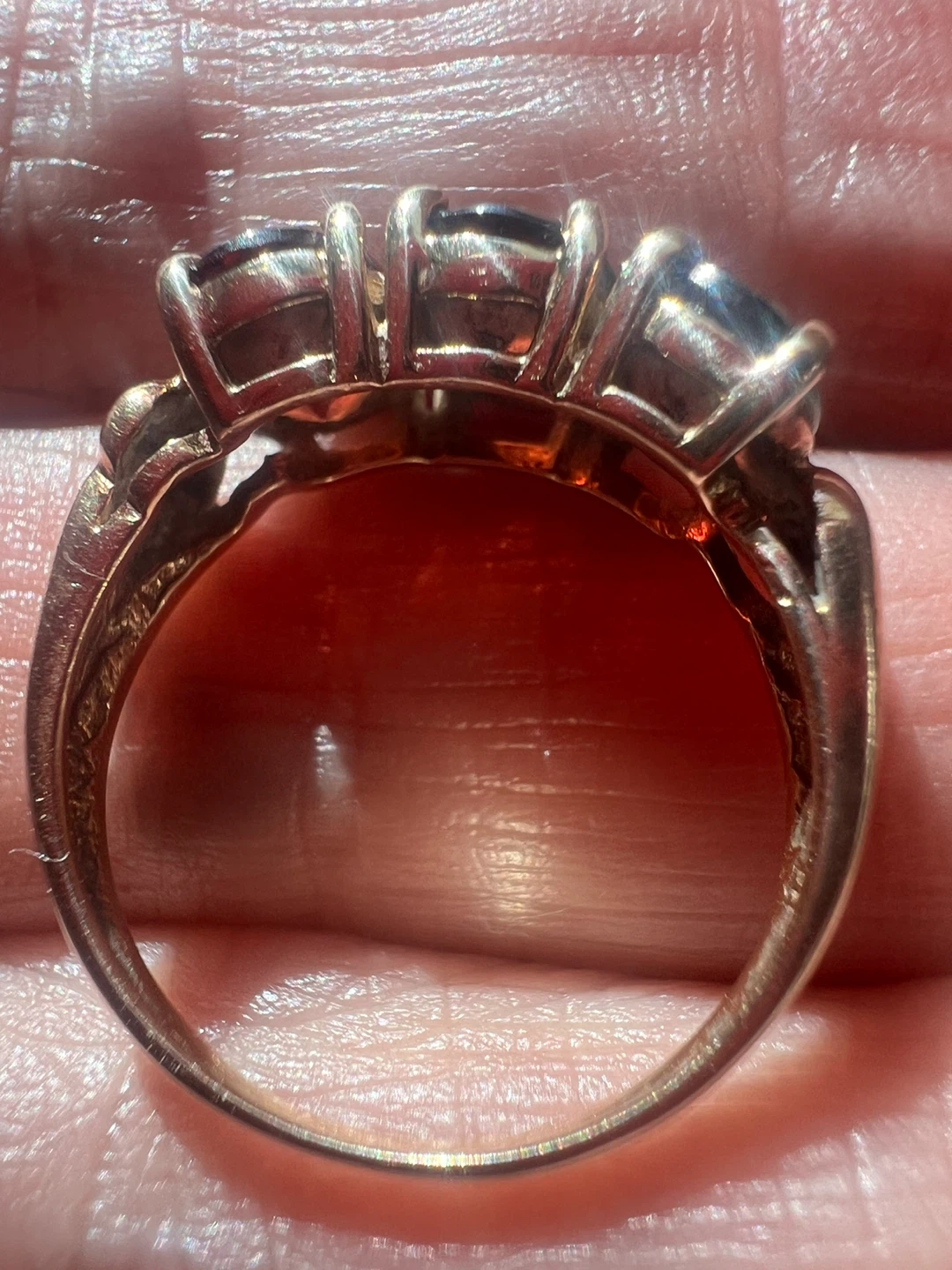 10 k Three-Stone Garnet Gold Ring - photo 3