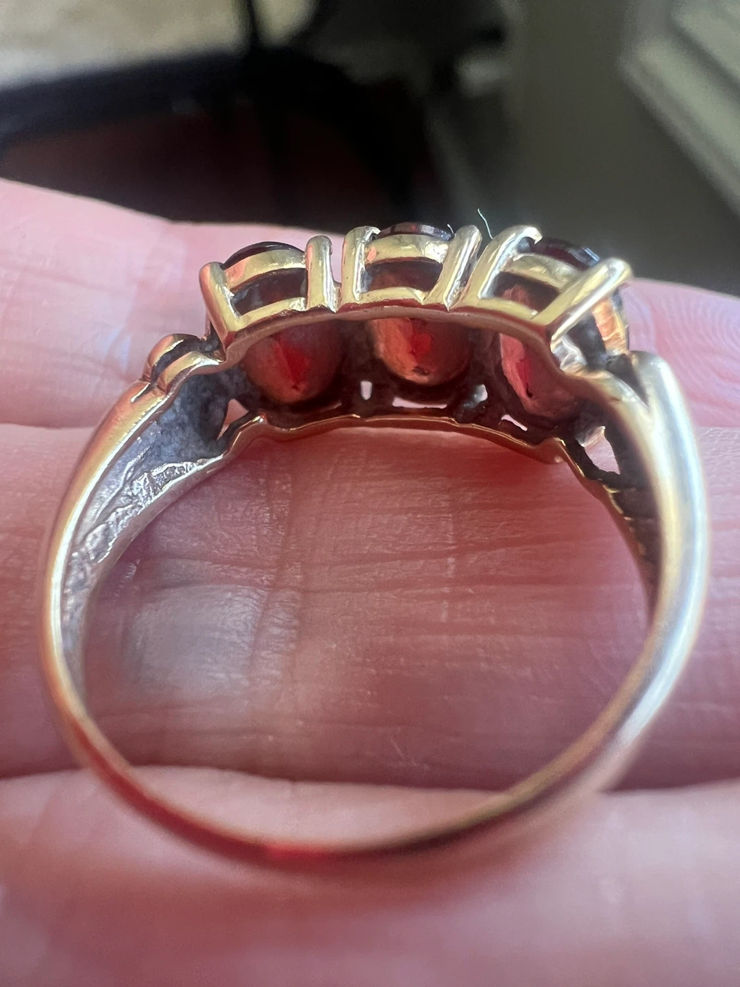 10 k Three-Stone Garnet Gold Ring - photo 5