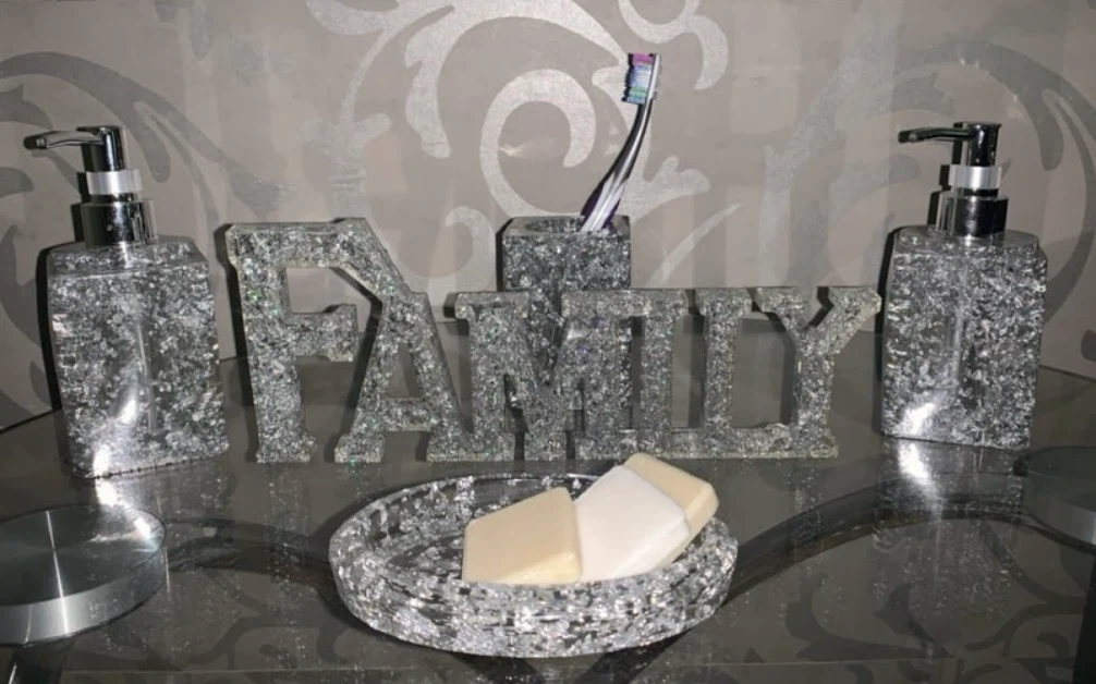 Costume resin Sparkly Bathroom Accessory Set - photo 3