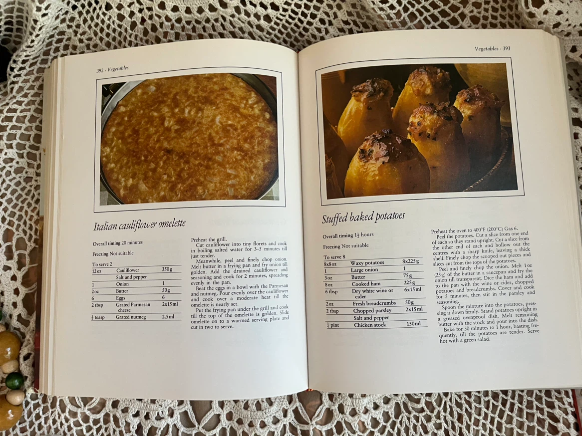 Cooking in Colour Cookbook, Vintage, Ontario Canada, 1984 - photo 5