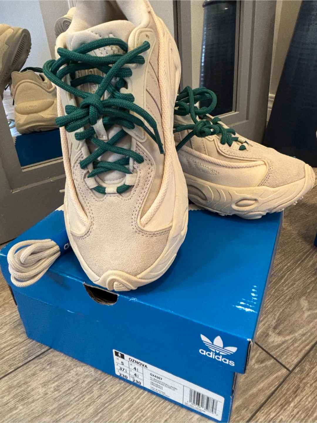 Adidas Ozwego Oznova Sneakers
