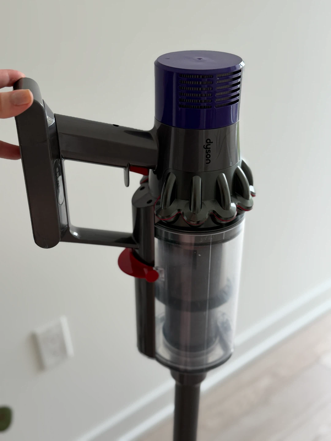 Dyson v10 SV27 B Vacuum,Free Delivery - photo 2