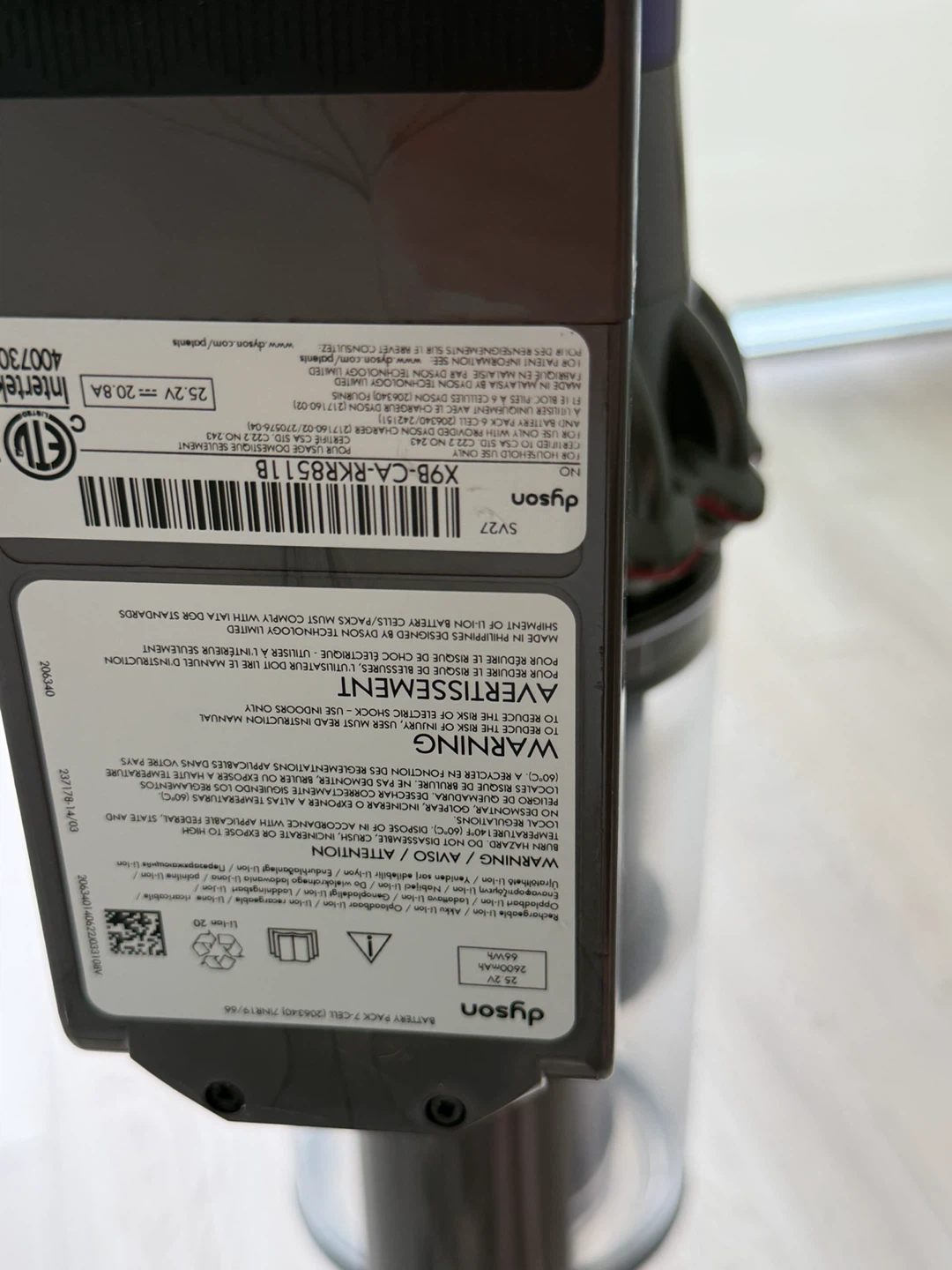 Dyson v10 SV27 B Vacuum,Free Delivery - photo 3