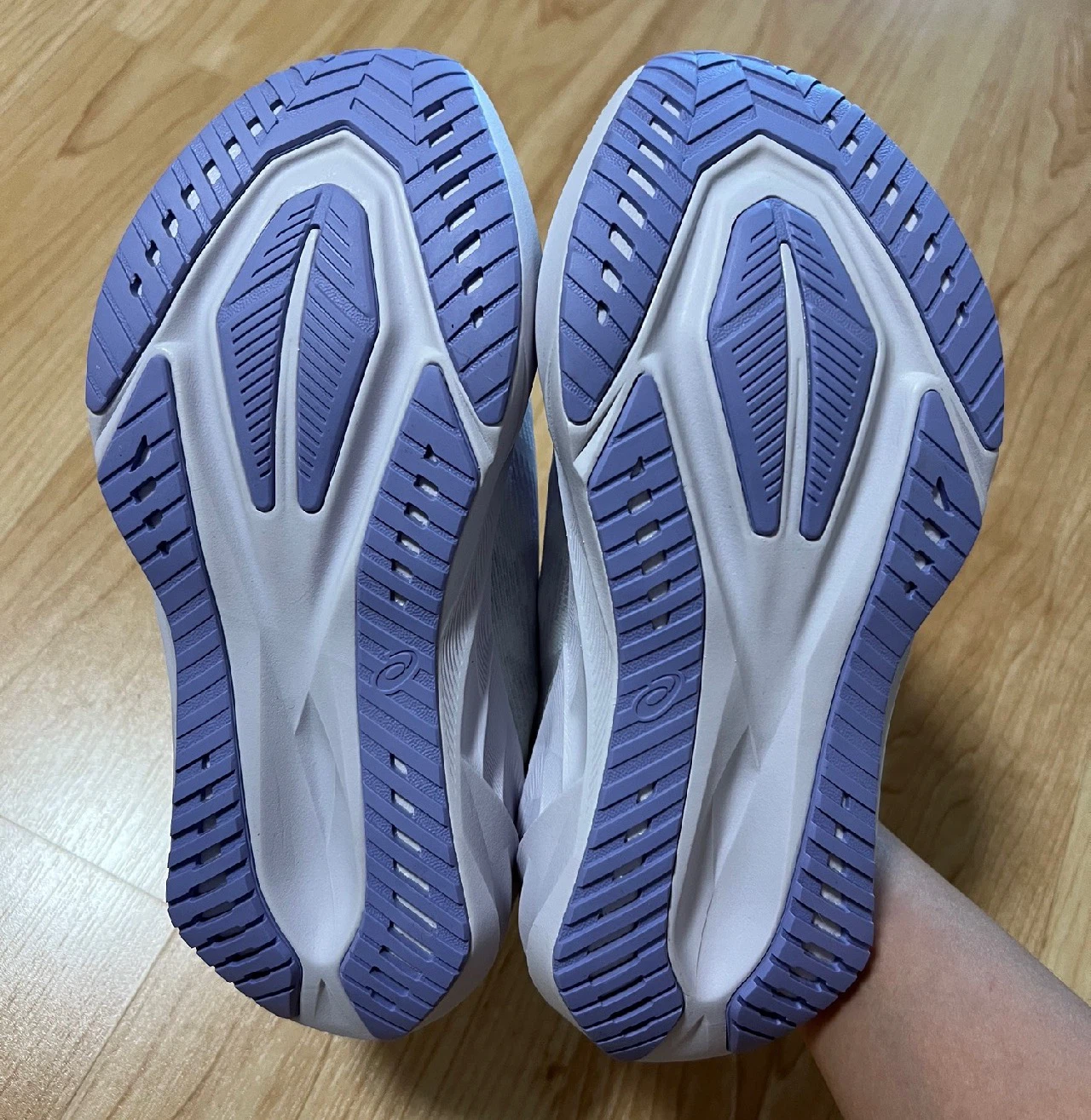 ASICS Novablast 5 Women’s Running “NEW” Shoes - photo 2