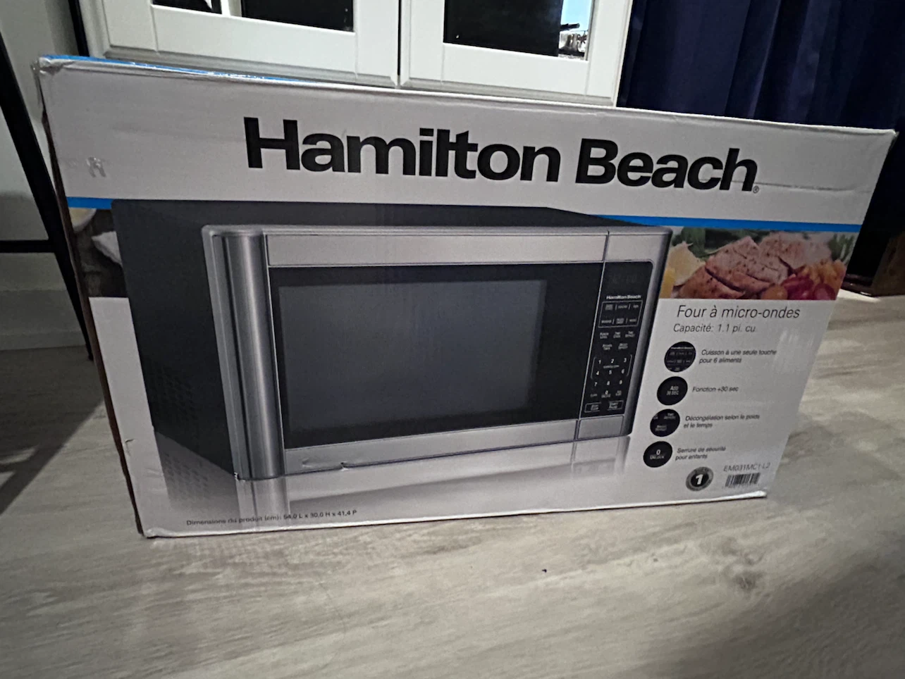 Hamilton Beach 1.1 cu. ft. Microwave - photo 2