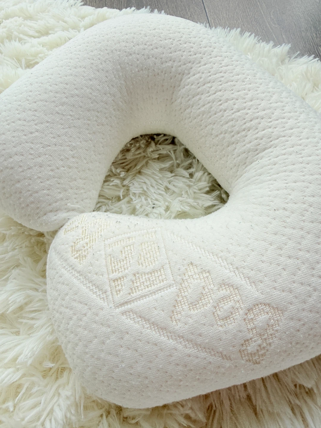 Neck Support Pillow - Travel Pillow - photo 2