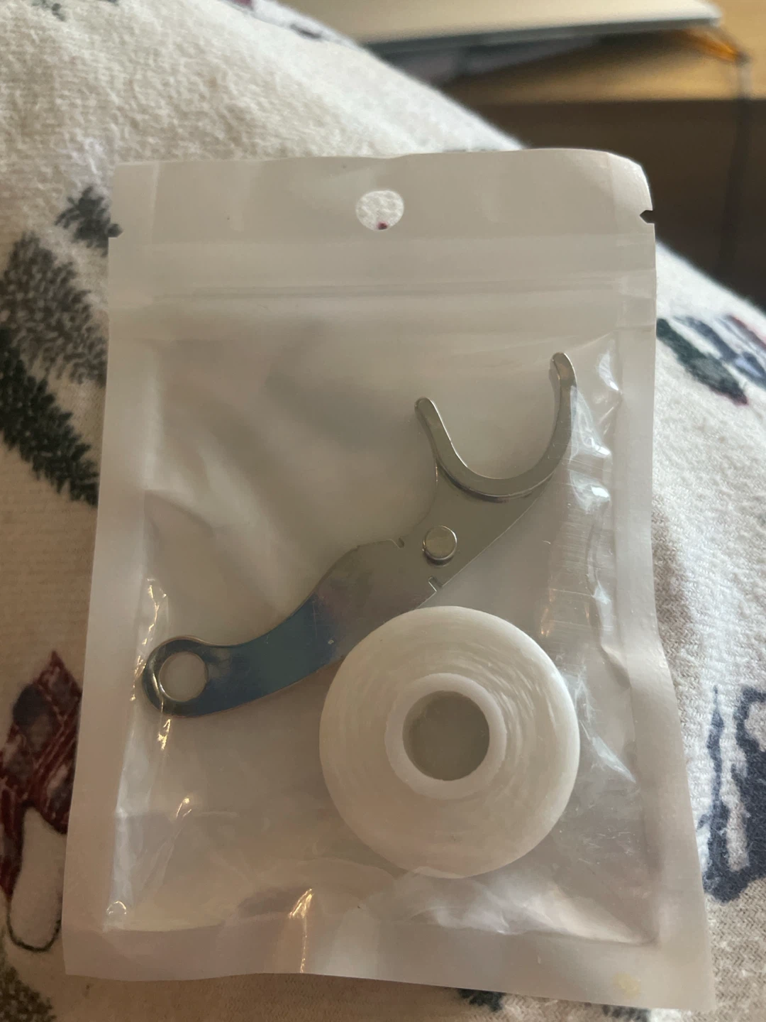 Reusable stainless steel Dental Floss Holder and Floss Spool