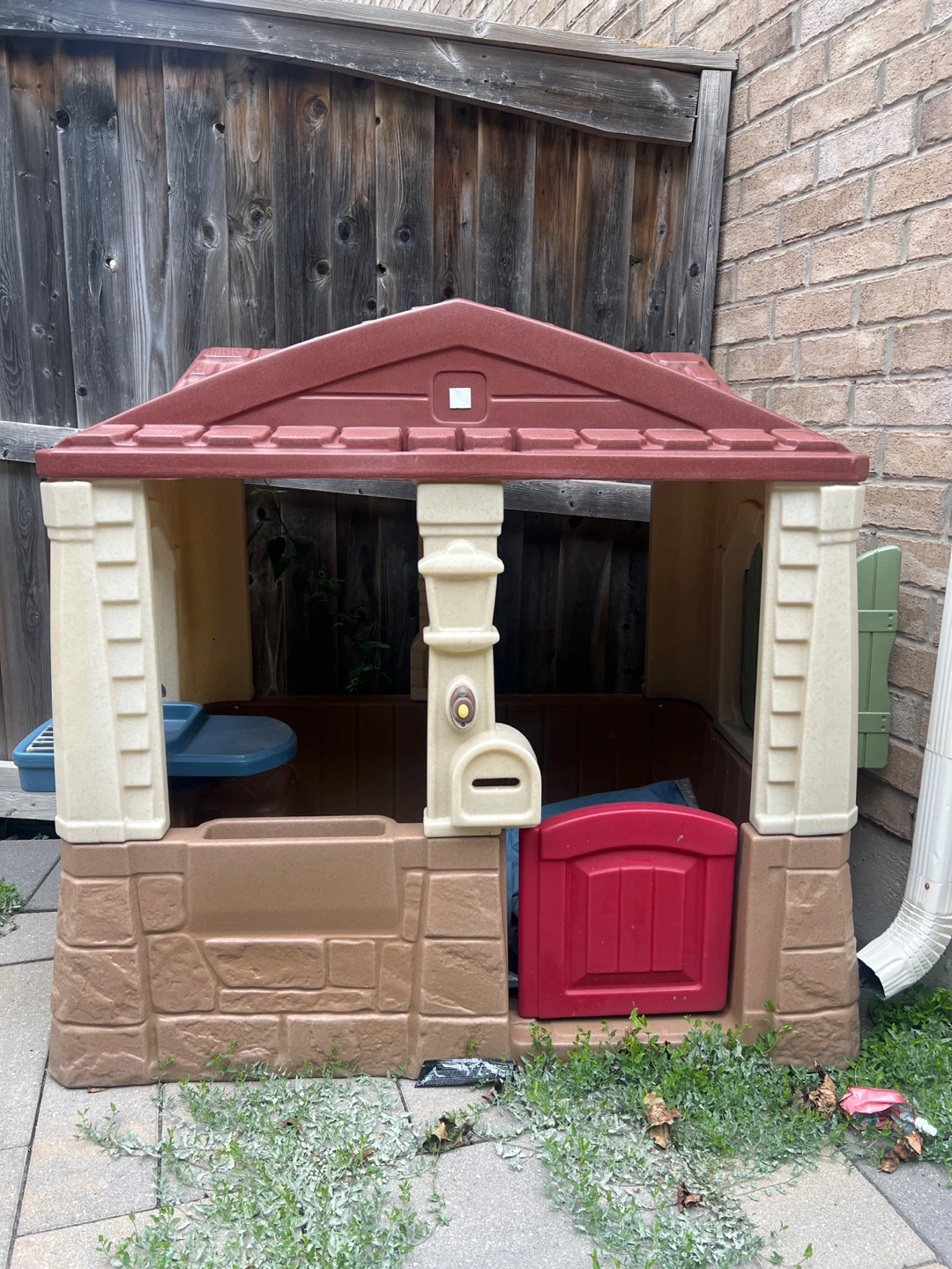 Outdoor Kids Playhouse and trampoline - photo 2