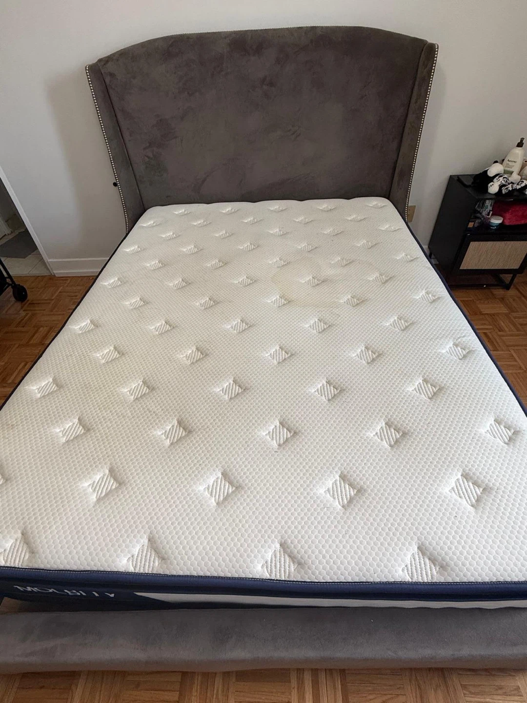 Molblly Queen Bed Set with Upholstered Wingback Headboard - photo 2