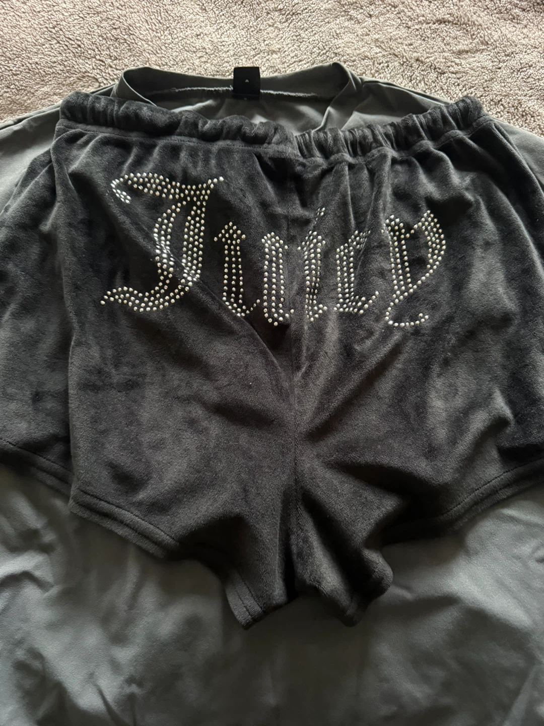 Juicy Couture Black Velour shorts & Grey Workout top - photo 2