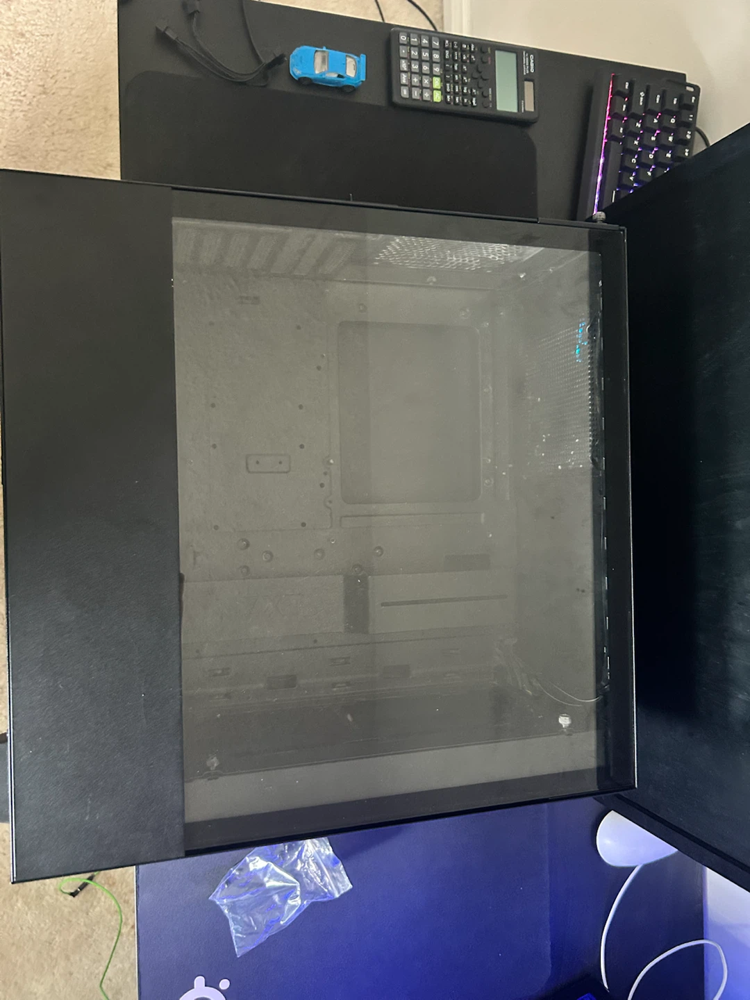 NZXT H510i with one case fan and gpu support bracket - photo 2