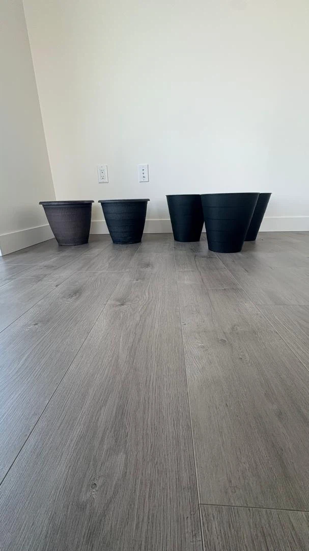 Set of 5 IKEA Plastic Plant Pots and