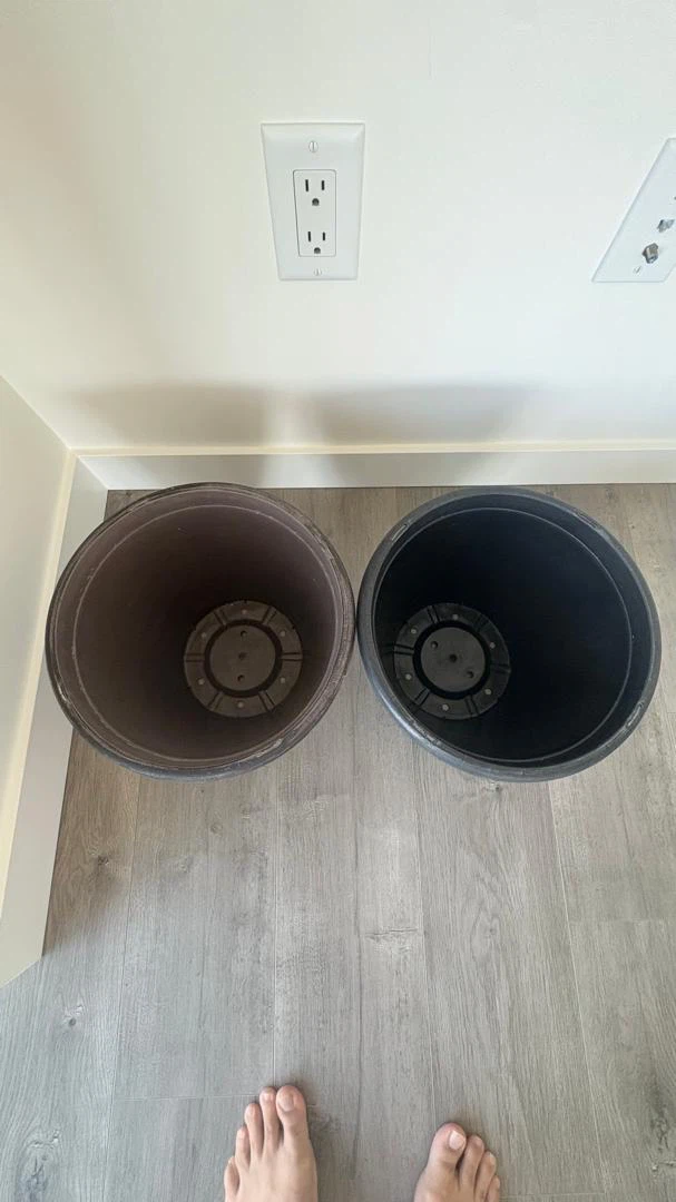 Set of 5 IKEA Plastic Plant Pots and - photo 2