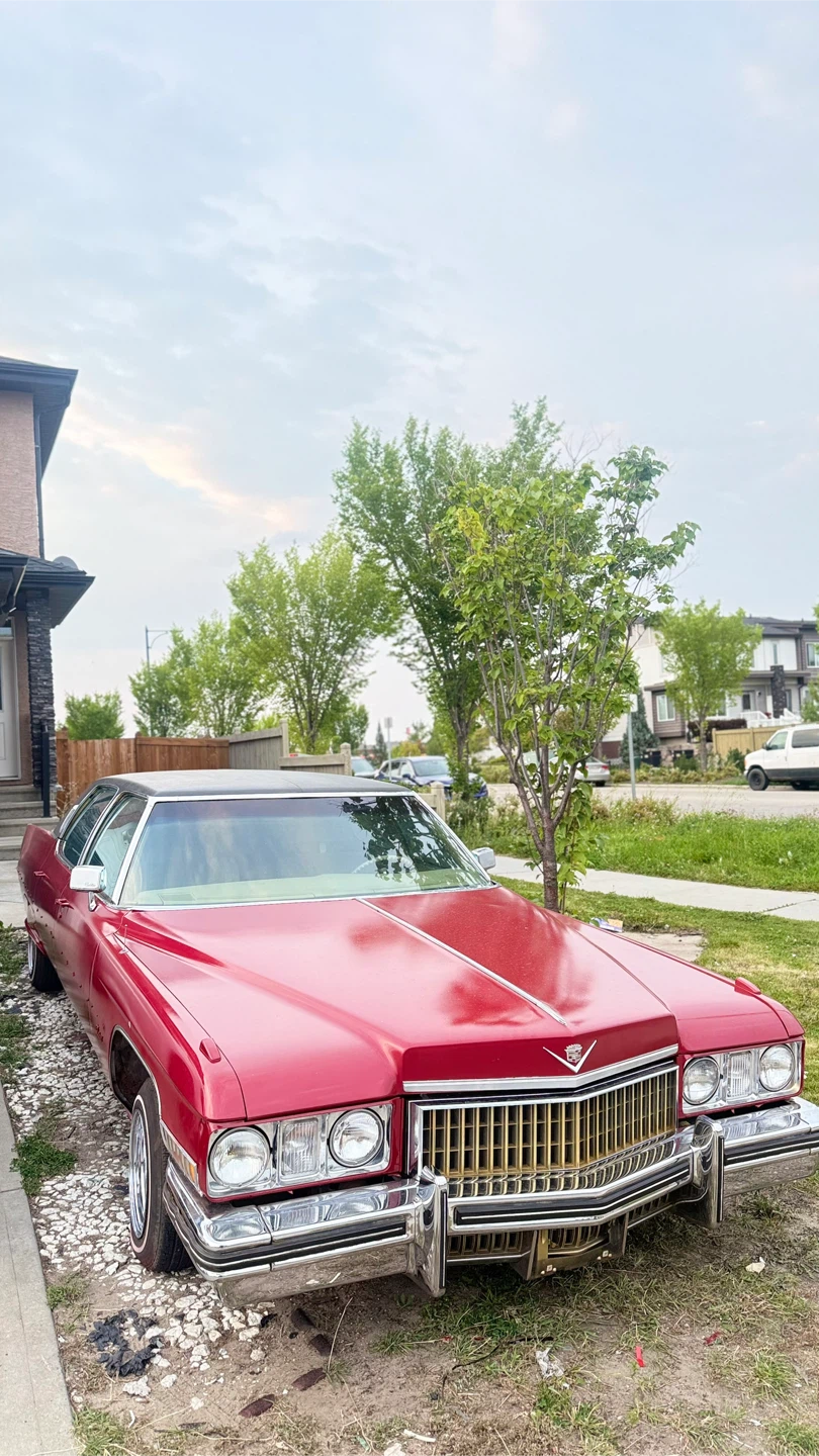 Vintage Red Cadillac Sedan 1973 fleetwood - photo 2
