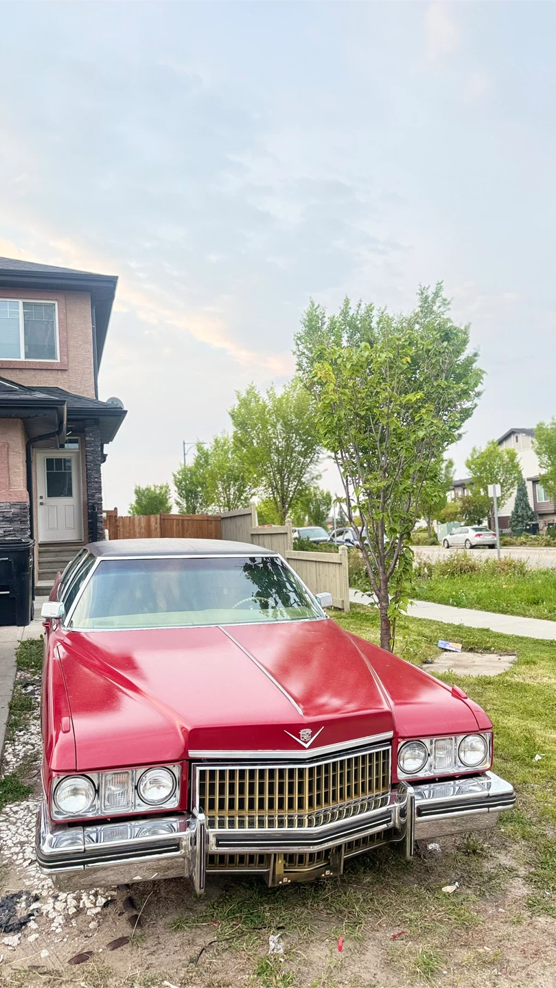 Vintage Red Cadillac Sedan 1973 fleetwood - photo 3
