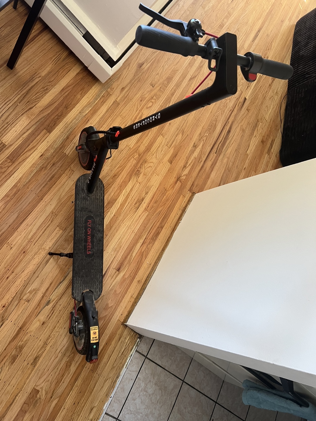Fly on wheels  Electric Scooter - black & Red