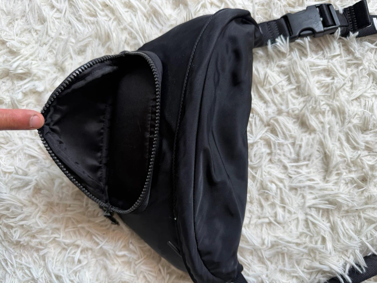 Lululemon Belt Bag Extra Large in Black 4L - photo 2