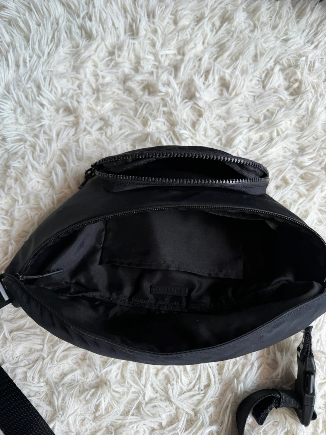 Lululemon Belt Bag Extra Large in Black 4L - photo 3