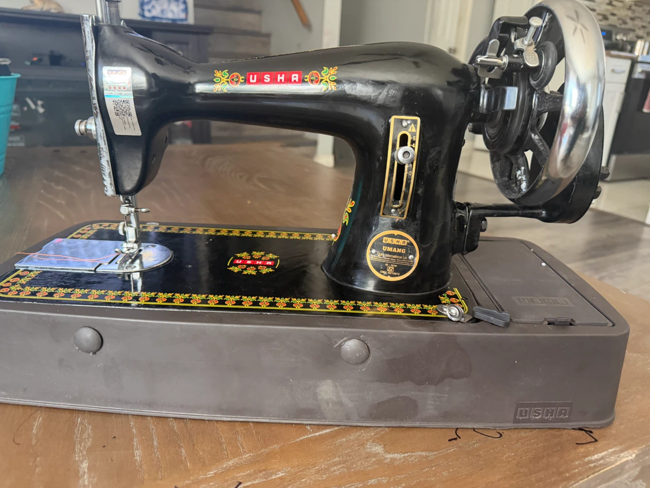 Sewing machine - photo 4
