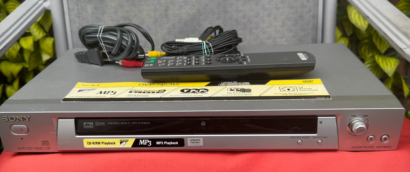 Vintage Sony DVP-NS315 DVD/CD/MP3 Player  (With Remote & Cables)
