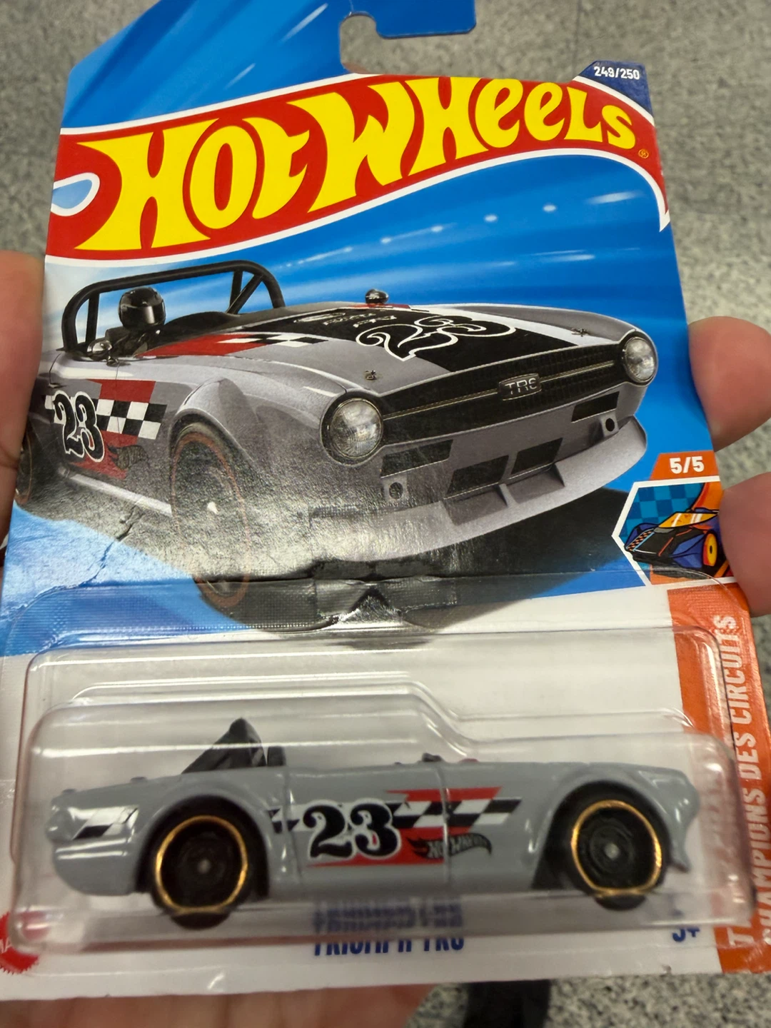 Hot Wheels Triumph TR6 Die-cast Car - photo 3