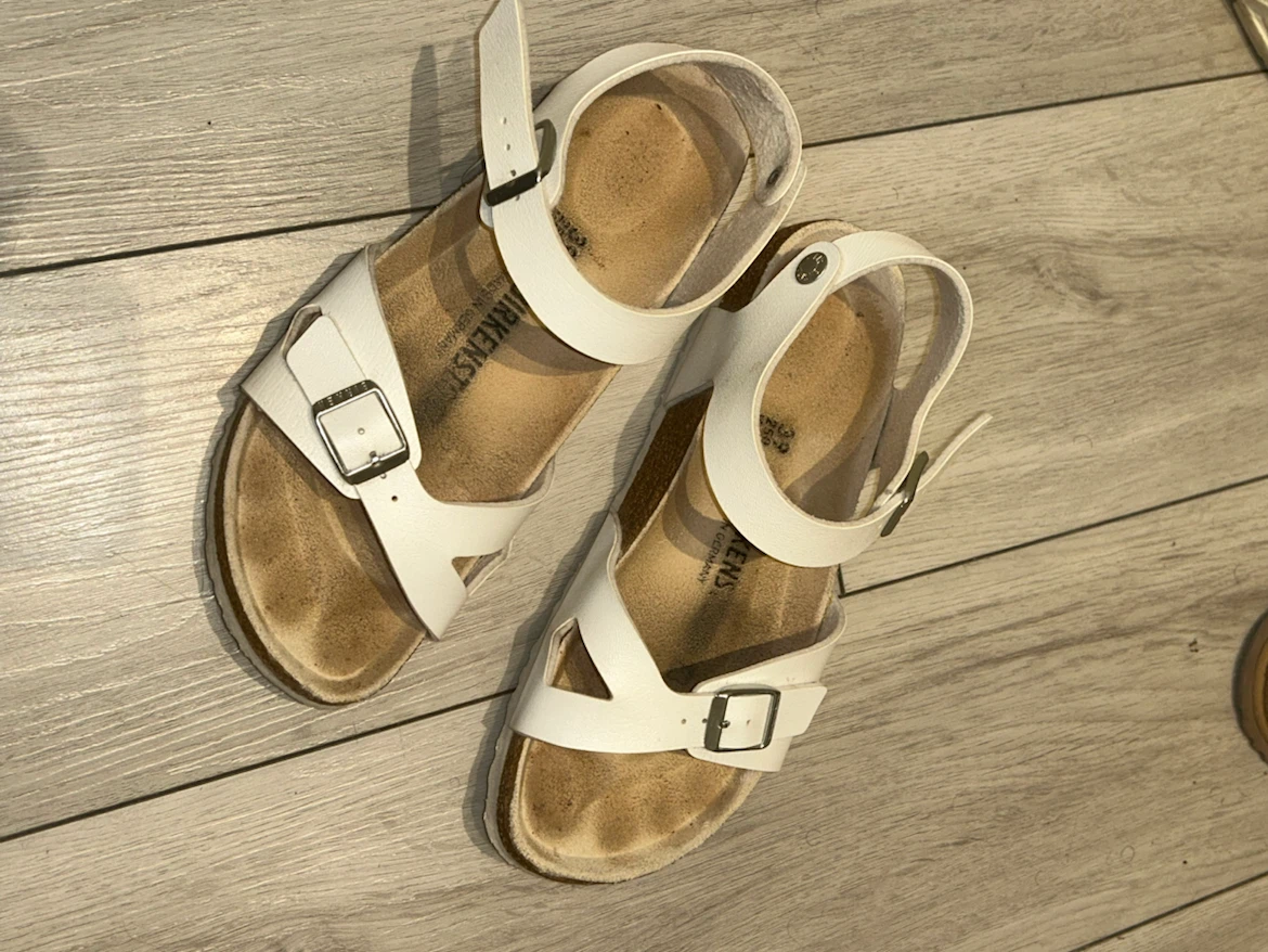Birkenstock white sandals size 39 (Rio)